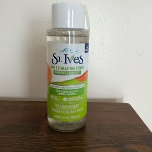 St. Ives AHA Exfoliating Toner - Apricot